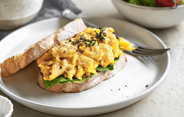 How Do You Make A Scrambled Egg Sandwich